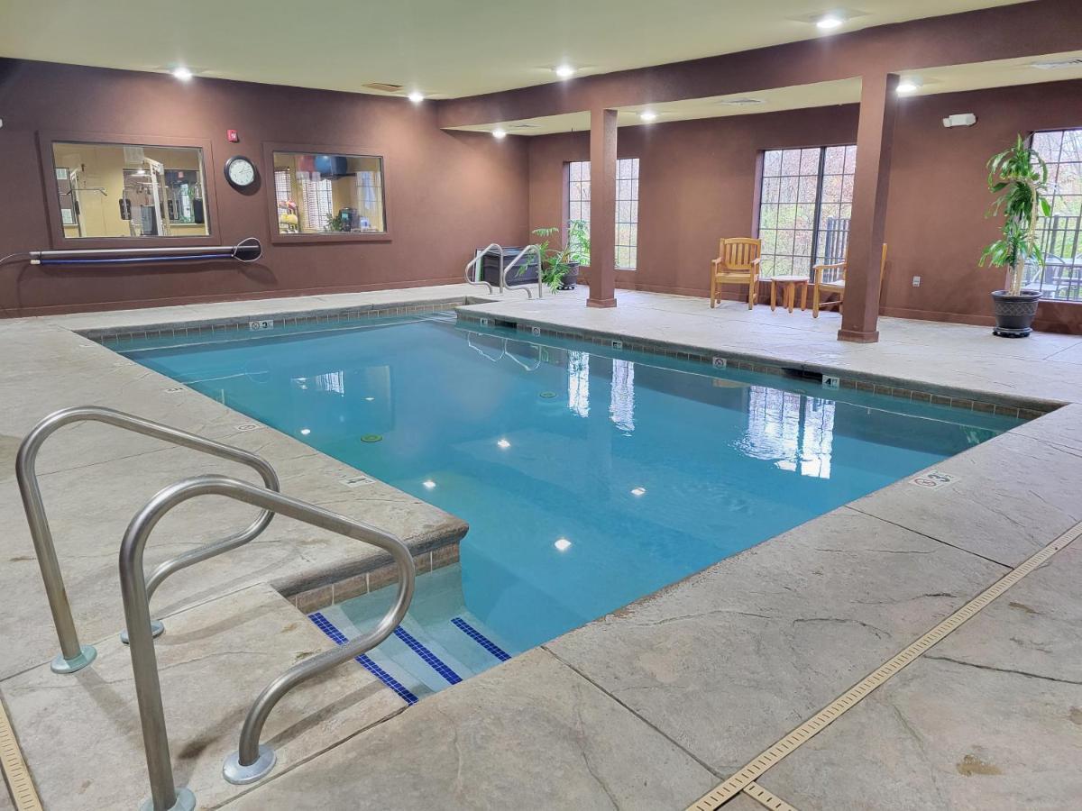 Super 8 By Wyndham Hotel