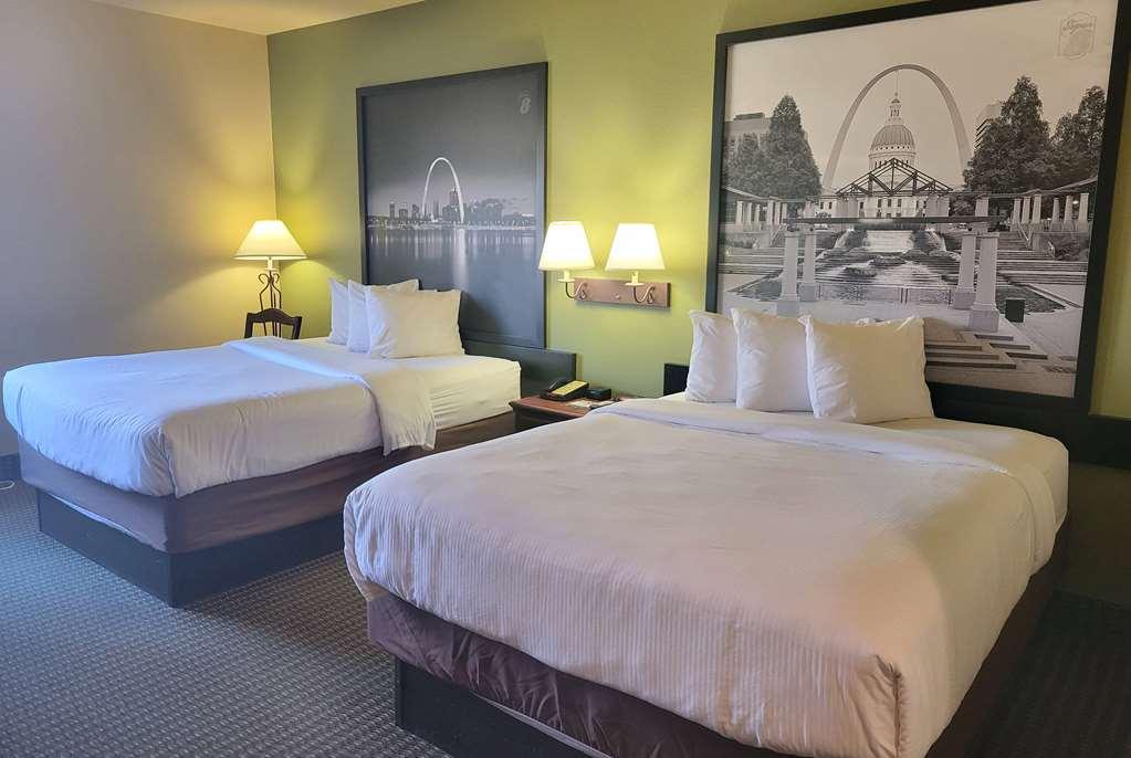 Super 8 By Wyndham Hotel 2*