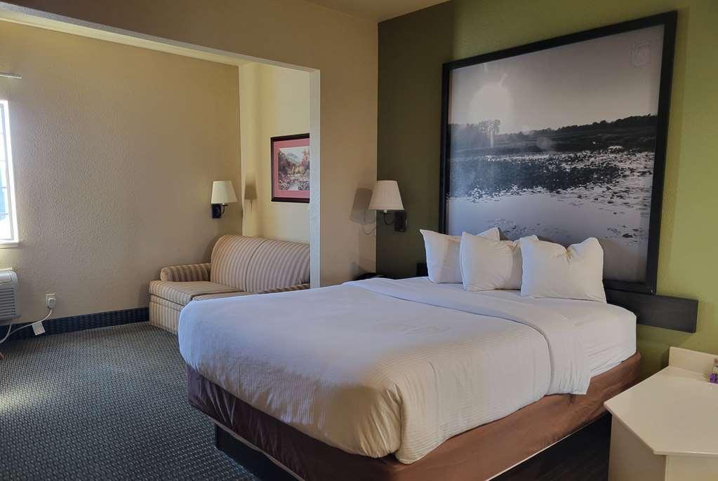 Hotel Super 8 By Wyndham Troy