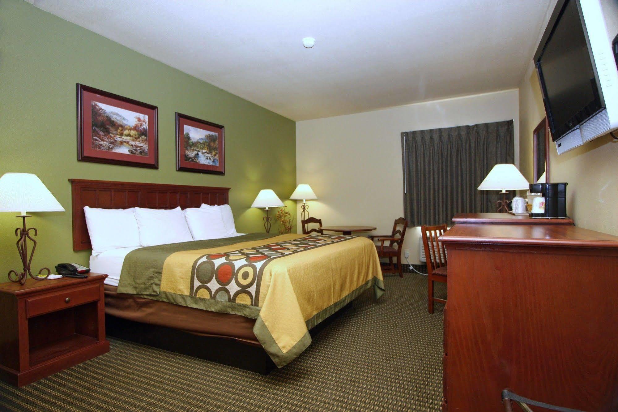 Super 8 By Wyndham
