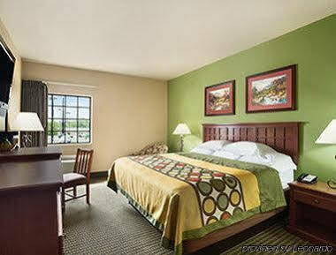 Super 8 By Wyndham Hotel